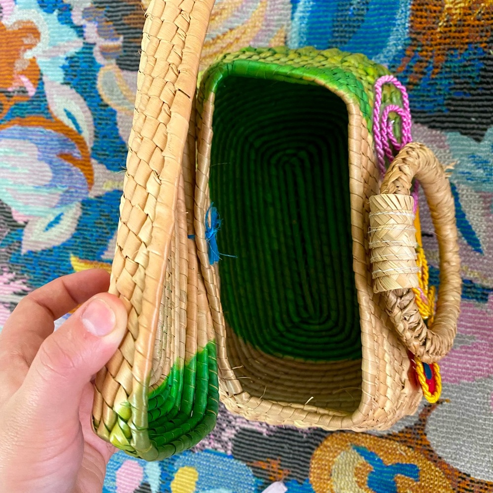 SOLD- Artsy, Floral, Woven Basket Purse - Picture 6 of 6